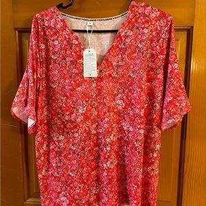 Women’s patterned casual short sleeve shirt scallop V neck, Peek-a-Boo sleeves